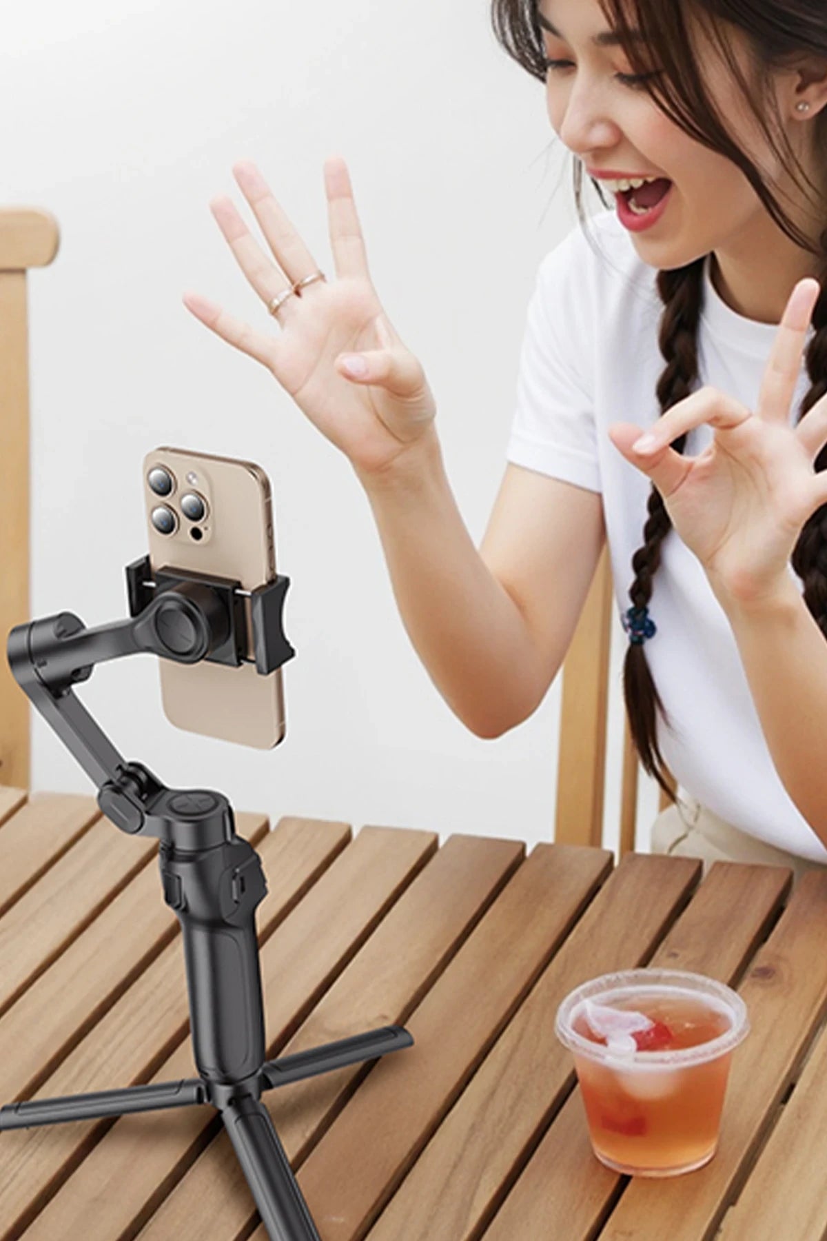 SF27 3-Eksen Gimbal Selfie Tripod – BT 5.0, Yüz Takip, 360° Stabil, 3600 mAh Batarya