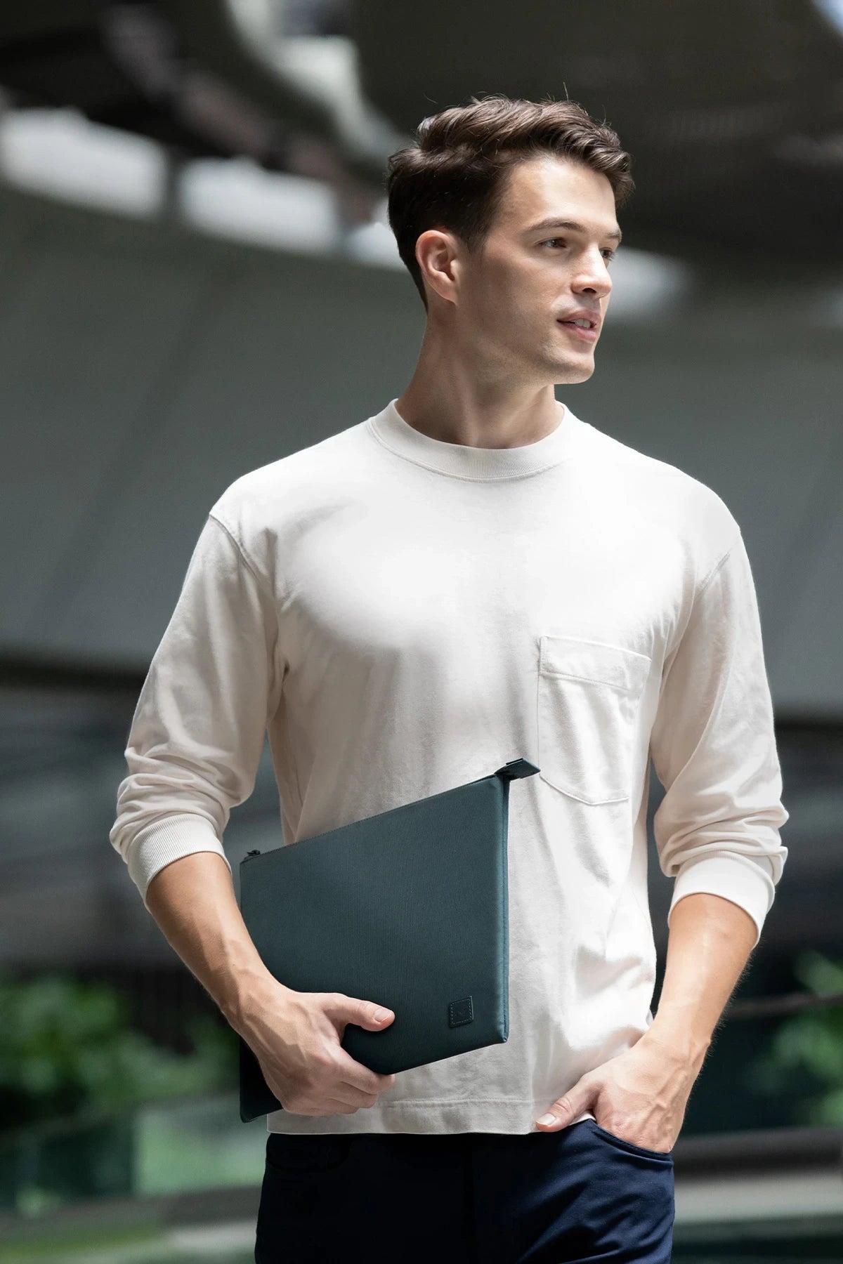 Lyon 16″ Su Geçirmez rPET Laptop Kılıf – Şok Emici İnce Tasarım & Fold-and-Lock Fermuar