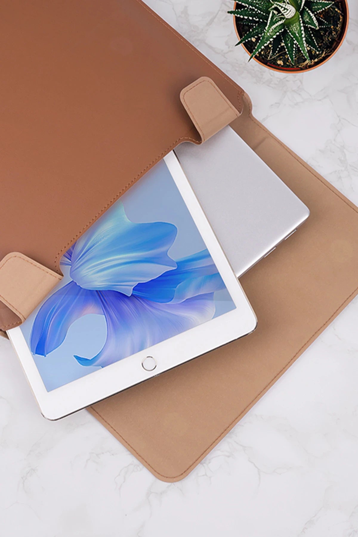 GT5 Delight 14″ Çok Fonksiyonlu Notebook Çantası – Su Geçirmez, Manyetik Kapak & Stand Dönüşümü