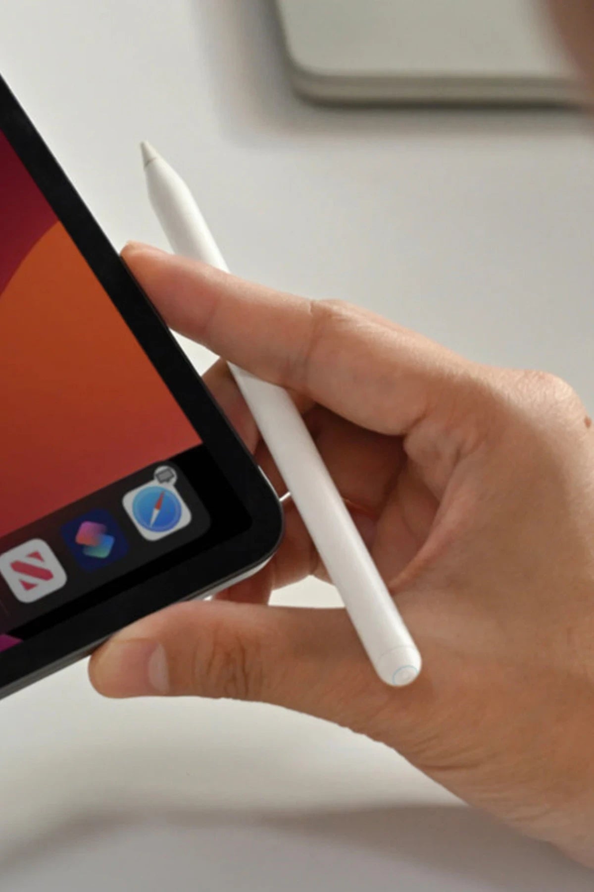 Pixo Lite 2.0 iPad Kalemi – 1,5 mm Ultra Uç, Tilt Hassasiyeti, Manyetik & Type-C Şarj